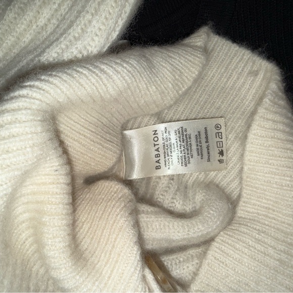 Aritzia Cashmere cardigan sweater - Picture 5 of 6